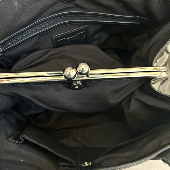 Coach Black and Cream Signature Shoulder Bag - Picture 8 of 15